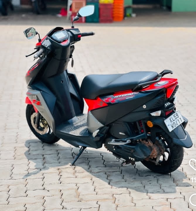 2025 Yamaha YZF-R1