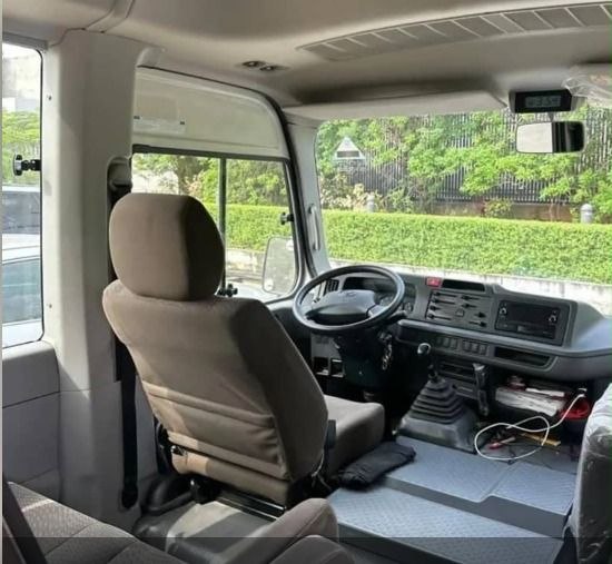 2018 Toyota Costa Bus photo 2