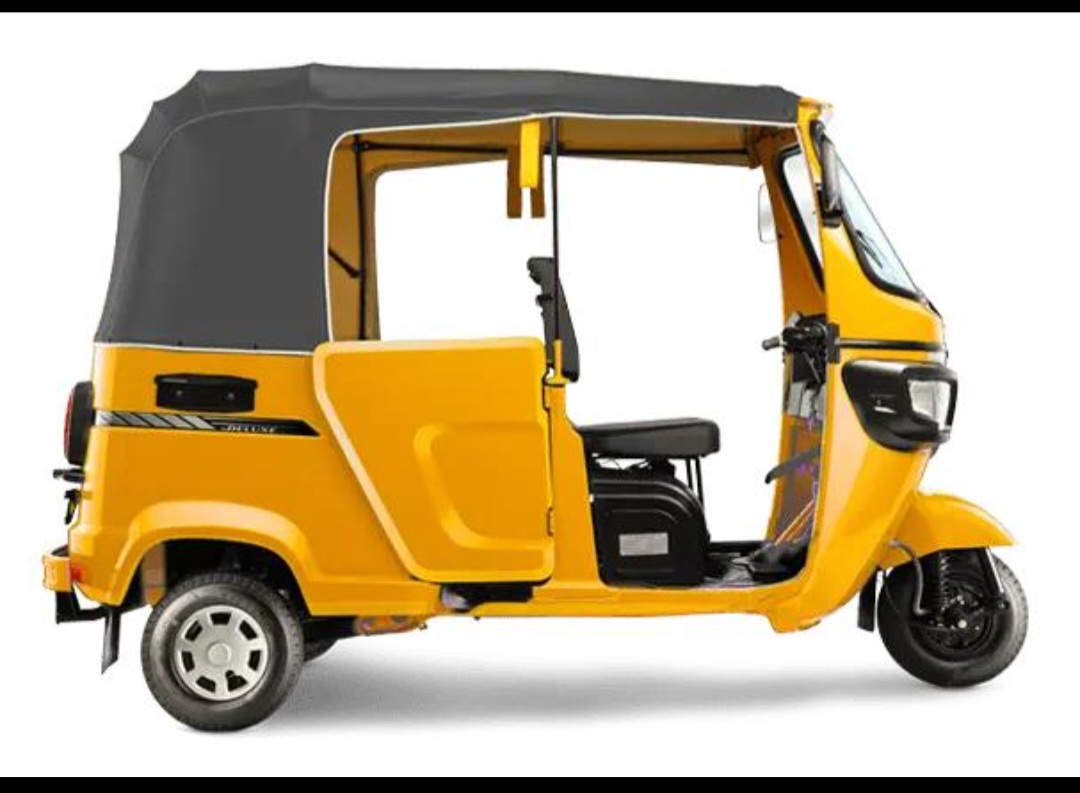 2025 Bajaj qute