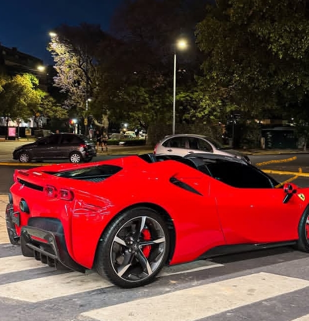 2025 Ferrari sf90-spider photo 3