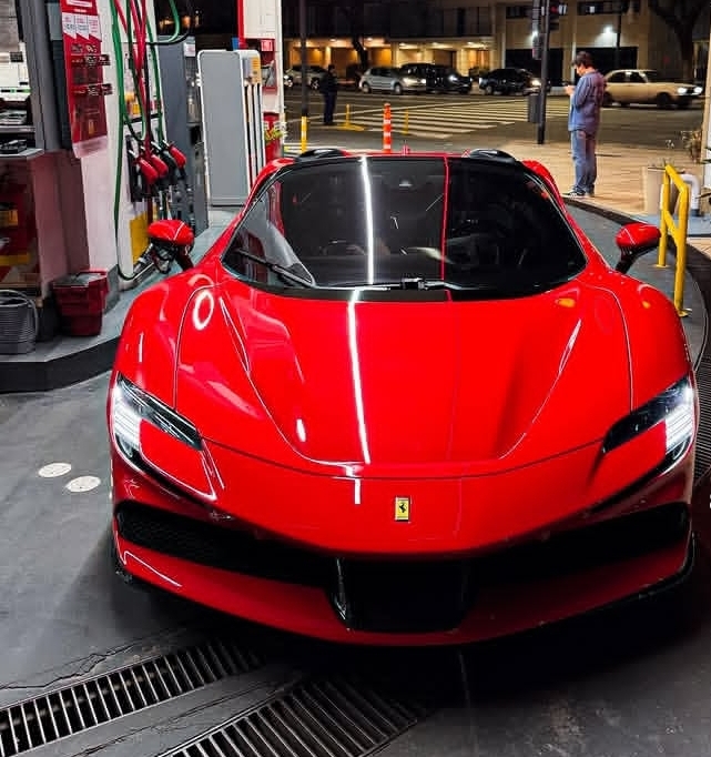2025 Ferrari sf90-spider photo 4