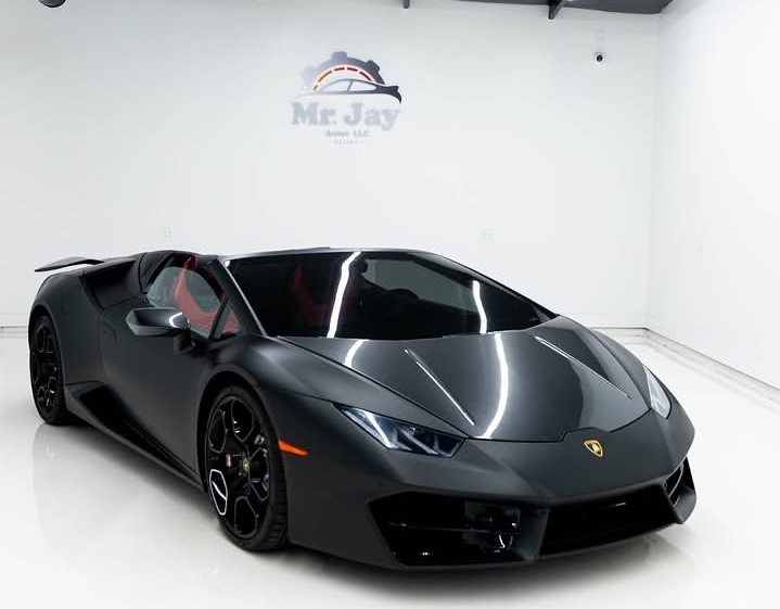 2025 Lamborghini revuelto