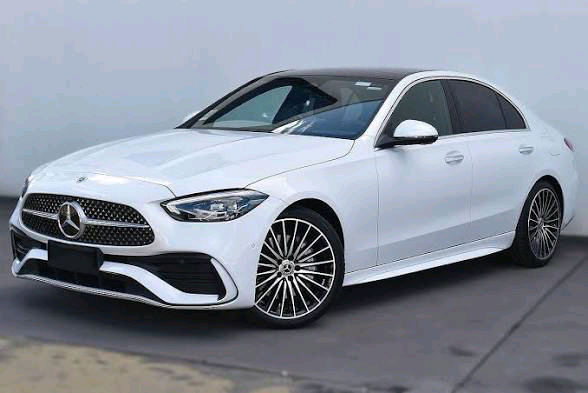 2021 Mercedes-Benz C300 photo 3